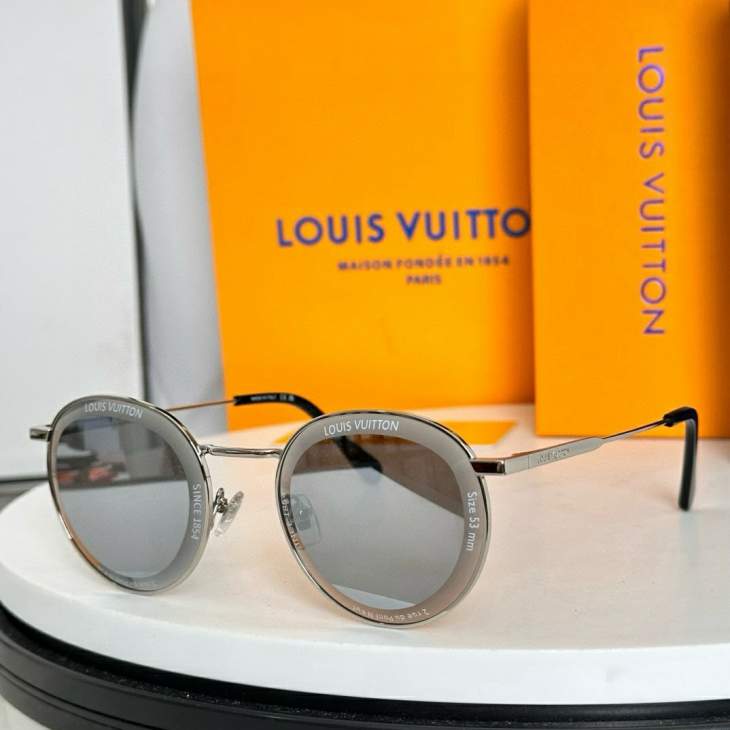 Picture of Louis Vuitton Sunglasses _SKUfw77710107fw